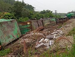 Поезд сошел с рельсов после взрыва на железной дороге в южном Таиланде