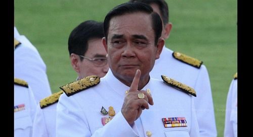 Министр обороны и глава правительства Прают Чан-Оча. Фото: Bangkok Post