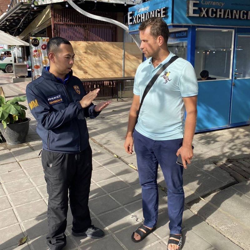 Полиция приехала с проверкой в фирму Ivan Durian Tour, но нарушений либо не выявила, либо не сообщила о них. Фото: Phuket Immigration