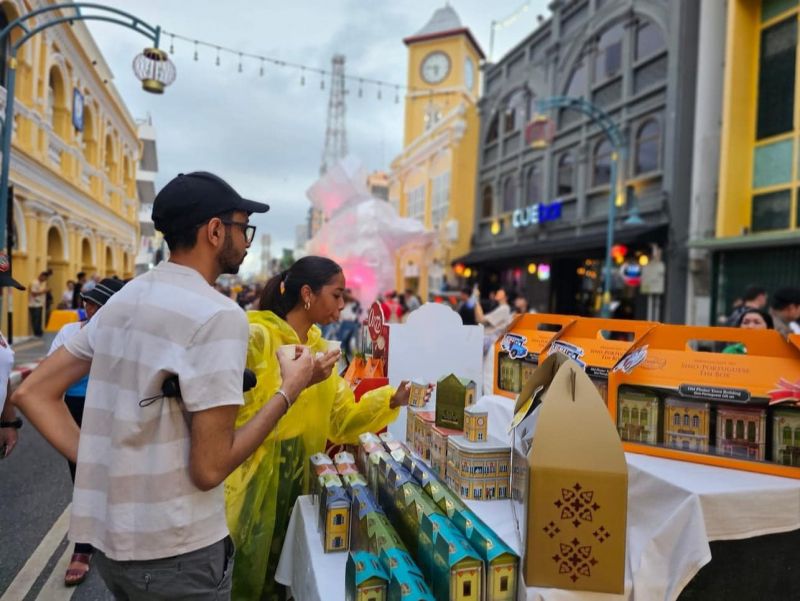 К ярмарке Lard Yai на Thalang Rd. добавилась ярмарка Chartered Walking Street на Phang Nga Rd. Фото: PPAO, Rewat Areerob