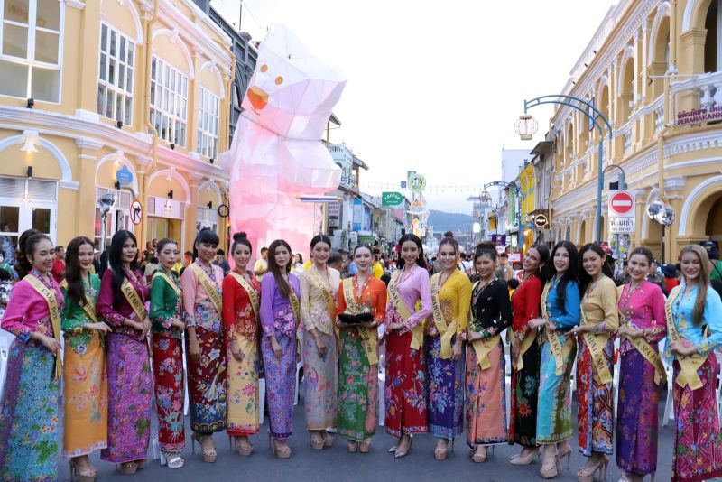 К ярмарке Lard Yai на Thalang Rd. добавилась ярмарка Chartered Walking Street на Phang Nga Rd. Фото: PPAO, Rewat Areerob
