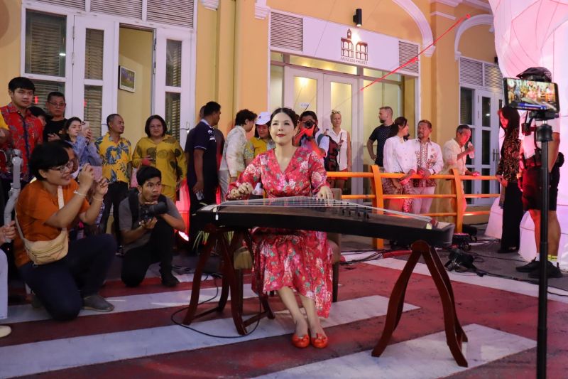 К ярмарке Lard Yai на Thalang Rd. добавилась ярмарка Chartered Walking Street на Phang Nga Rd. Фото: PPAO, Rewat Areerob