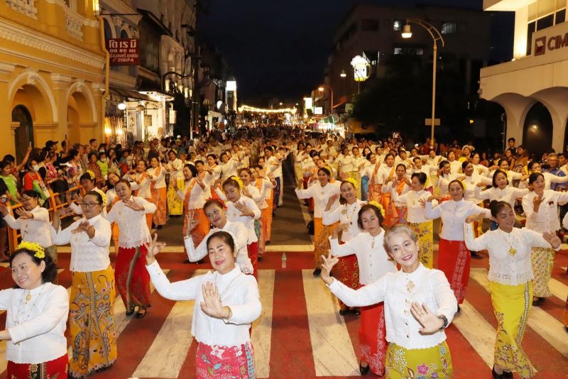 К ярмарке Lard Yai на Thalang Rd. добавилась ярмарка Chartered Walking Street на Phang Nga Rd. Фото: PPAO, Rewat Areerob